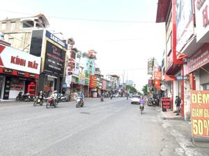 Mặt bằng đẹp MT: 7m DT: hơn 100m2 đường Đà Nẵng nhận diện tốt.