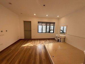 bán nhà 5.5 tầng diện tích 86m2 mặt tiễn 5.2m khu phố xuân la - tây hồ- hà nội: 