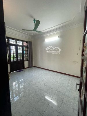 bán nhà 4 tầng phân lô nghĩa tân , cầu giấy dt 40m2 mt 3,5m giá 10,5 tỷ