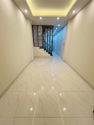 nhà đẹp ngõ thông sát đường sắt trên cao tại thượng đình,quán gánh dt:48m2x4t.sđcc.lh:0979837292