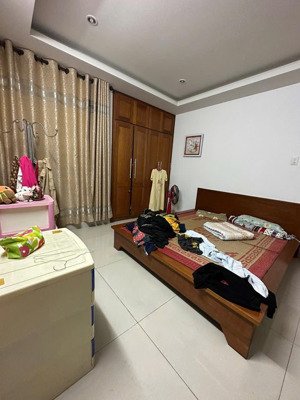 bán nhà 3 tầng đường huỳnh tấn phát , hướng đông. gọi tuyết