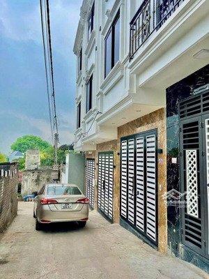 nhà 4t*40m2 full nội thất, ngõ thông ô tô qua nhà. gần chợ, trường học các cấp. giá 3,1 tỷ (có tl)