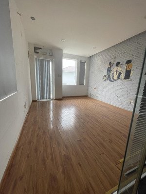 bán nhà góc 2 mt, trong khu dân cư bình hưng. dt: 4x22m = 88m2, xây 4 lầu. sh hoàn công