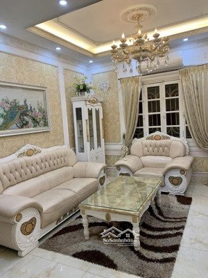 xuân thuỷ nhà phân lô 65m hai mặt thoáng trước sau mặt tiền quyền lực trên 8m