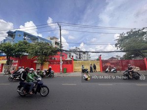 đất vuông mặt tiền xây dựng 1 hầm 7 tầng hệ số cao mặt tiền kinh doanh.