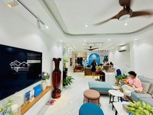 bán nhà 2 mt vòng xoay quang trung yersin / nha trang