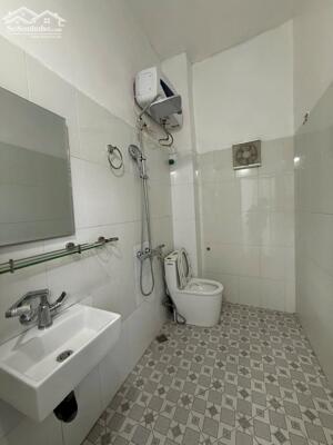 Bán nhà Tây Sơn ngõ ô tô một bước ra hồ kinh doanh nhà đẹp ở ngay 25m 5 tầng giá 7.2 tỷ .