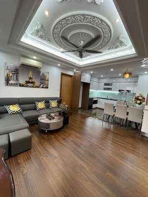 bán chcc toà 18t lê văn lương-116m2,3 ngủ, 9.35 tỷ thương lượng