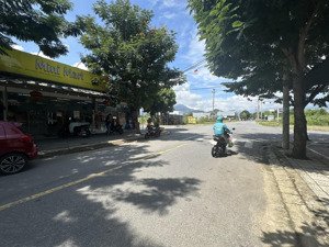 bán đất mặt tiền hòa liên 4, trục thông 10b, sát hòa liên 5 cần tiền bán gấp