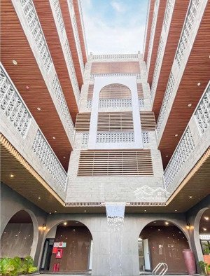 bán toà căn hộ khách sạn phong cách boutique kề sơn cận thuỷ ngay bán đảo sơn trà - đà nẵng - 456m2