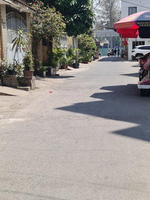 siêu phẩm góc 2 mặt tiền hxt 8m x 15m. công nhận: 115m2. trệt 1 lầu 13.8 tỷ tl em vy