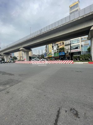 hơn 15 tỷ - mặt phố hào nam - 7 tầng - gần ngã tư ô chợ dừa xã đàn, vị trí đẹp nhất phố