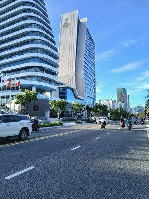 lô góc 3 mặt tiền khu phố tây an thượng 190m2 ngang 21m cách biển chỉ 100m giá 35ty tl