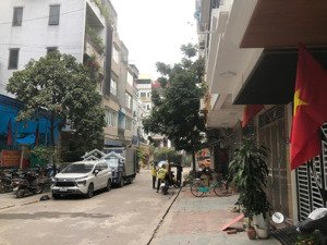 nhà phân lô oto tránh ô chờ thang máy - vỉa hè qh gần nhà tương lai cực đẹp dt 68m *5.5 tầng 2