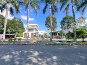 nền đường phan trọng tuệ ( hướng đông nam)