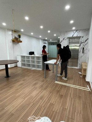 văn phòng làng việt kiều châu âu, 60 m2/tầng, sàn thông
