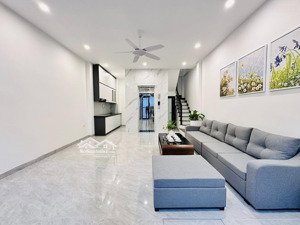 6 tầng thang máy trung tâm ba đình - dt 42m2 mt 4.6m chỉ 11 tỷ