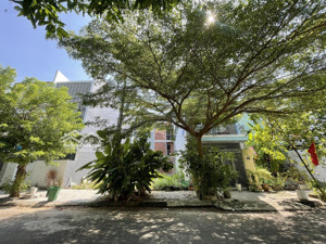 chính chủ bán lô nước mặn 2 khu nam việt á. liên hệ loan 