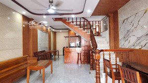 giảm nhanh 200tr bán nhanh nhà 3 tầng đẹp full nội thất gần biển nha trang