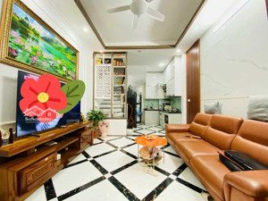 cần bán gấp nhà hoàng mai, trương định 36m2, 4 tầng, ở ngay, sđcc chỉ 6,2 tỷ. lh: 