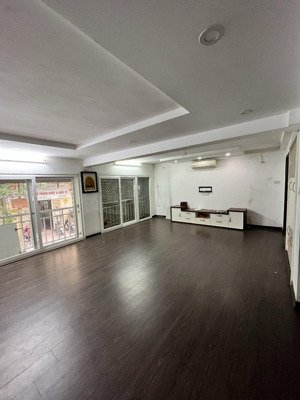 cho thuê văn phòng nguyễn xiển- phù hợp làm văn phòng đại diện, có thang máy, điều hoà