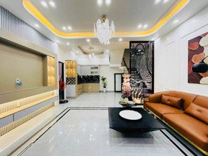 bán nhà rẻ nhất bách khoa, hàng xóm giảng viên đại học, 3 phút lên vincom bà triệu, 41m, nhỉnh 8 tỷ