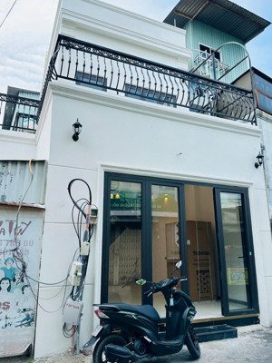 cho thuê nhà nguyên căn 1t1l 7x10m, 2 mặt tiền đường trần hữu trang, phú nhuận