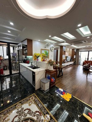 chính chủ thân thiết gửi bán ch 2pn, sổ đỏ ss, ban công đông nam, view bể bơi siêu mát