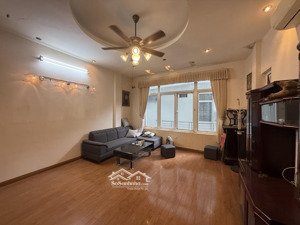 bán nhà trung tâm cầu giấy 49m 6t 13,9tỷ nở hậu nhà dân xây.vài bước chân ra phố