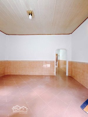 nhà hẻm rộng 10m khu dân trí cao, gần mt tôn đản