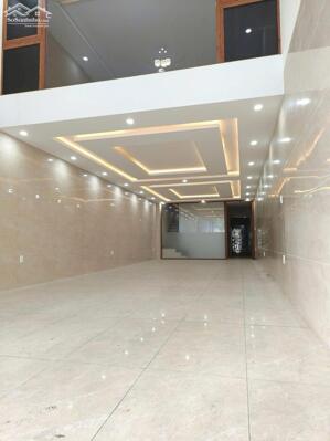 Cho thuê nhà mặt tiền đường #NGUYỄN #HỮU #THỌ - Vị trí đẹp - CÓ THANG MÁY