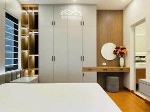 nhà phố -hoè thị-trịnh văn bô-5tầng -mt 4.5m-sát trục chính 7.6tỷ