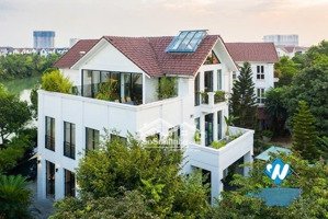 bán gấp căn bt đơn lập góc bằng lăng 09-01, 490m2 hướng đn- tn. giá 520tr/m2 lh0944401268