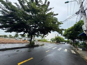 hiếm- lô góc 2 mặt tiền 243m2- vị trí vàng đầm sen