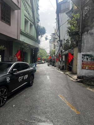 phân lô gara ô tô - 6 tầng thang máy - cực đẹp - vương thừa vũ