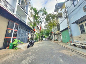 50m bán đất gần bến xe nước ngầm cách đường xe tải đỗ 30m