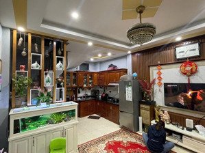 chính chủ bán nhà dương nội 33m2 giá 5.89 tỷ ô tô đỗ cửa, full nội thất sổ vuông