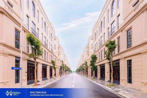 chính chủ bán căn tứ lập đông nam bên hoàng gia 5 vừa nhận nhà 12/10 giá rẻ nhất thị trường