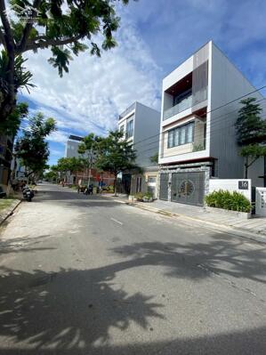 Bán lô ĐA MẶN ĐÔNG 2 (đường 7m5) - đối diện BV 600 giường- Ngũ Hành Sơn.Gía 6ty990