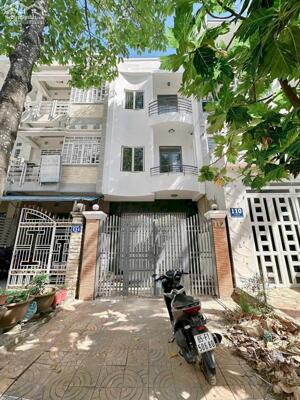 cho thuê nhà mặt tiền đường nguyễn hiền, 1 trệt 2 lầu, giá thuê 15 triệu