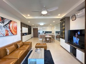 chính chủ cần bán gấp căn hộ toà flc 265 cầu giấy dt : 116m3pn2vs - căn góc - 2slot - giá hợp lý