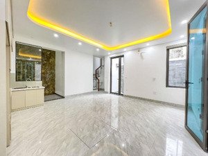 bán nhà phú diễn, 6 tầng, thang máy, ngõ thông, ô tô, 40m2 giá 8.58 tỷ