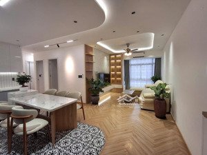 bán căn hộ khu skygarden 2, phú mỹ hưng diện tích 88 m2 giá 6,450 tỷ