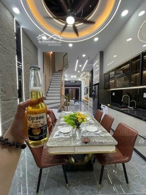 nhà trung tâm gò vấp đường nguyễn thái sơn ,86m2 x 4t x 7,6 tỷ , xây kiên cố, gần sân bay