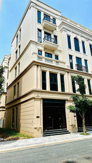 xẻ khe thiên nga -80m2 giá không thể tốt hơn tại vinhomes cổ loa