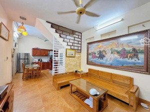 bán nhà riêng cầu giấy 50m 4 tầng mt 4.6m ô tô đỗ cửa sổ vuông sẵn giao dịch giá 13.1 tỷ