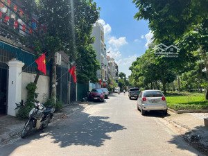 bán gấp nhà 3 tầng 68m2 thạch bàn, long biên - ô tô tránh, kế bên chợ & trường học, sổ đỏ cc.