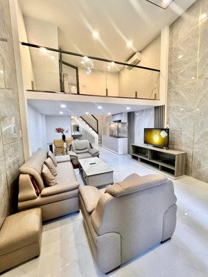 bán nhà đường ni sư huỳnh liên, tân bình, hẻm xe tải, chỉ nhỉnh 5 tỷ, vào ở ngay