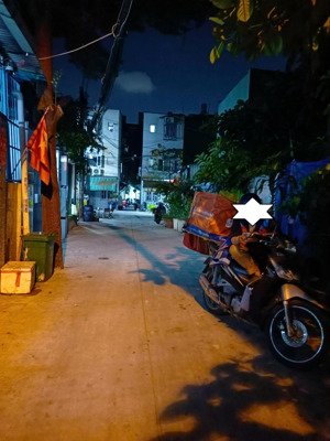 cần bán gấp nhà quận 12- đông hưng thuận ngay quang trung- dt 70m2- chỉ 3,9 tỷ 