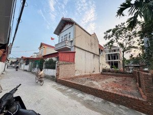 bán gấp lô đất 121m2, tt hòa lạc, gần đh qg, tuyến metro 5, đh fpt, đl thăng long. giá chỉ 3.2 tỷ